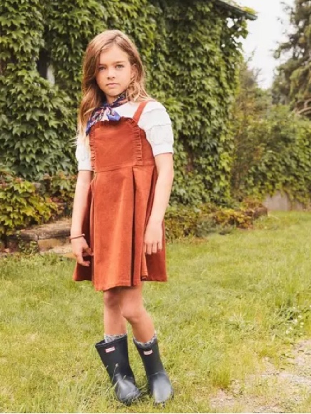 Janie & Jack Corduroy Ruffle Jumper
Dress in Brown Patina Size 6 Girls